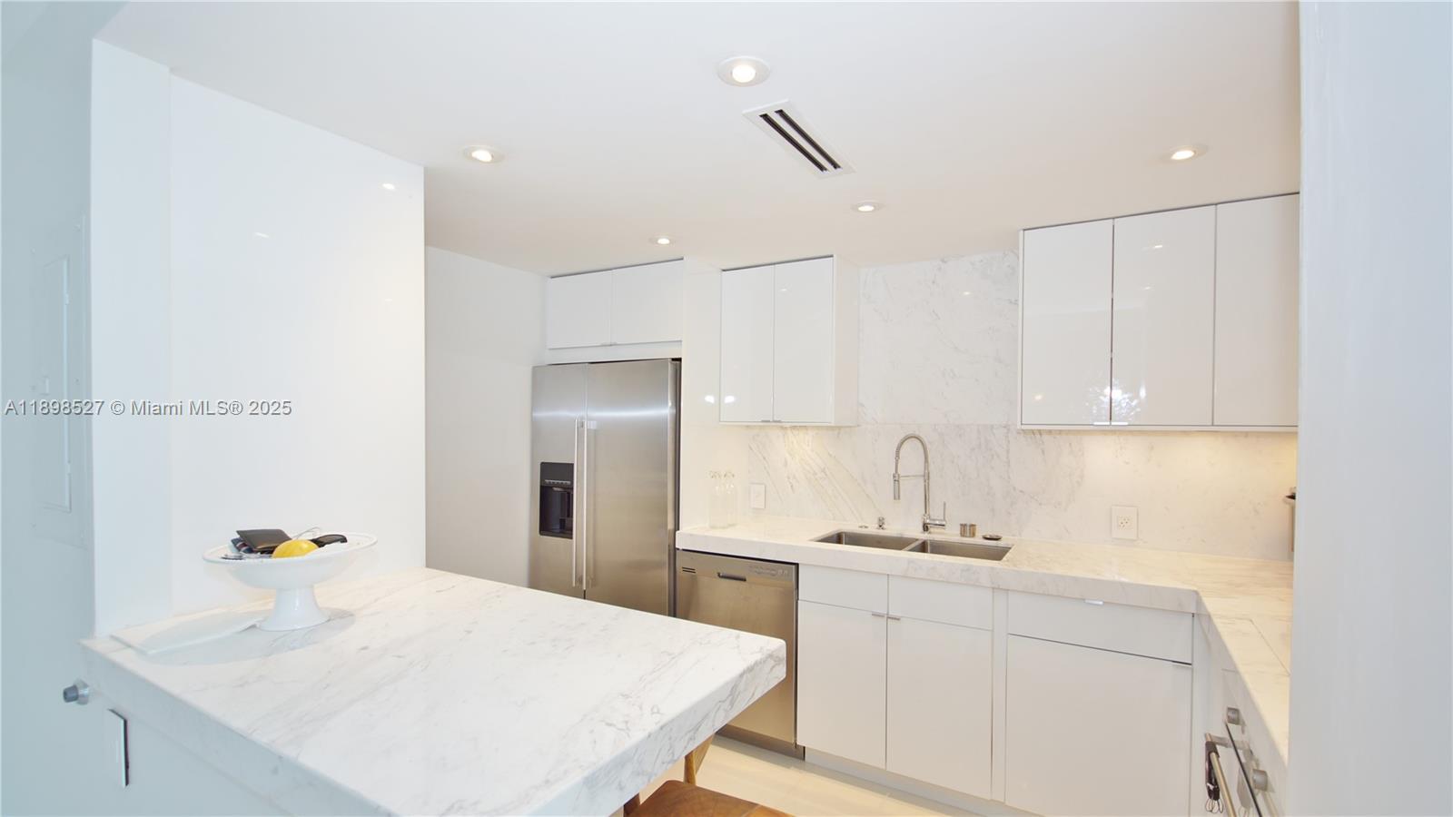 Ver detalles 308 2 / 2 1357 sq. ft. $ 2025-10-18 0 foto