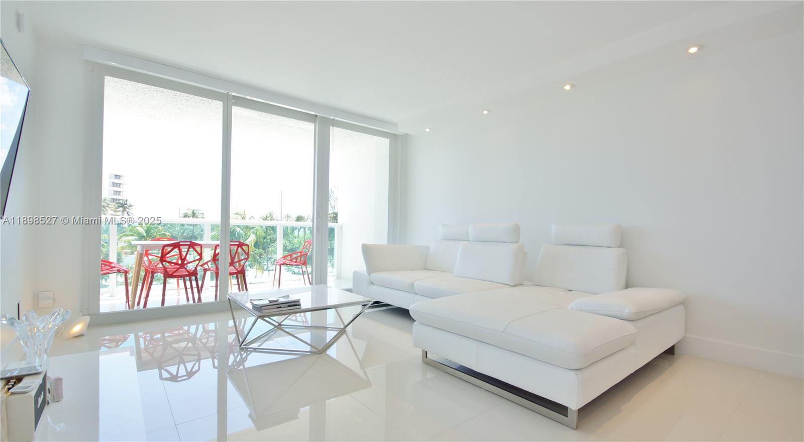 Ver detalles 308 2 / 2 1357 sq. ft. $ 2025-10-18 0 foto