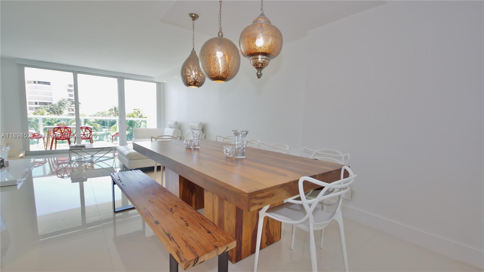 Ver detalles 308 2 / 2 1357 sq. ft. $ 2025-10-18 0 foto