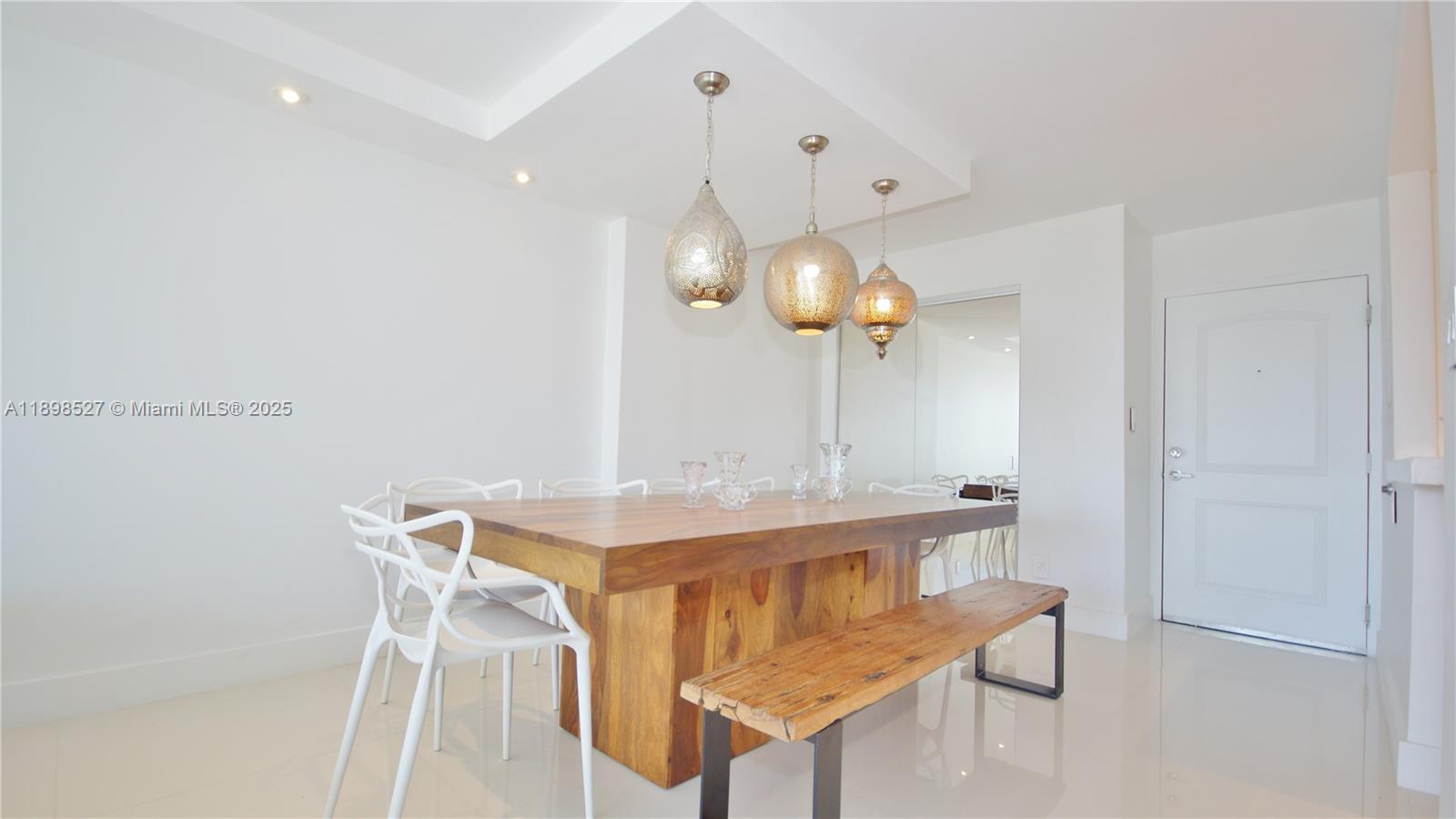 Ver detalles 308 2 / 2 1357 sq. ft. $ 2025-10-18 0 foto