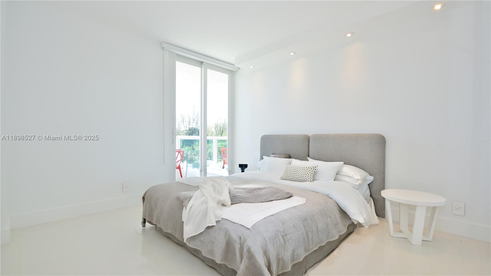 Ver detalles 308 2 / 2 1357 sq. ft. $ 2025-10-18 0 foto