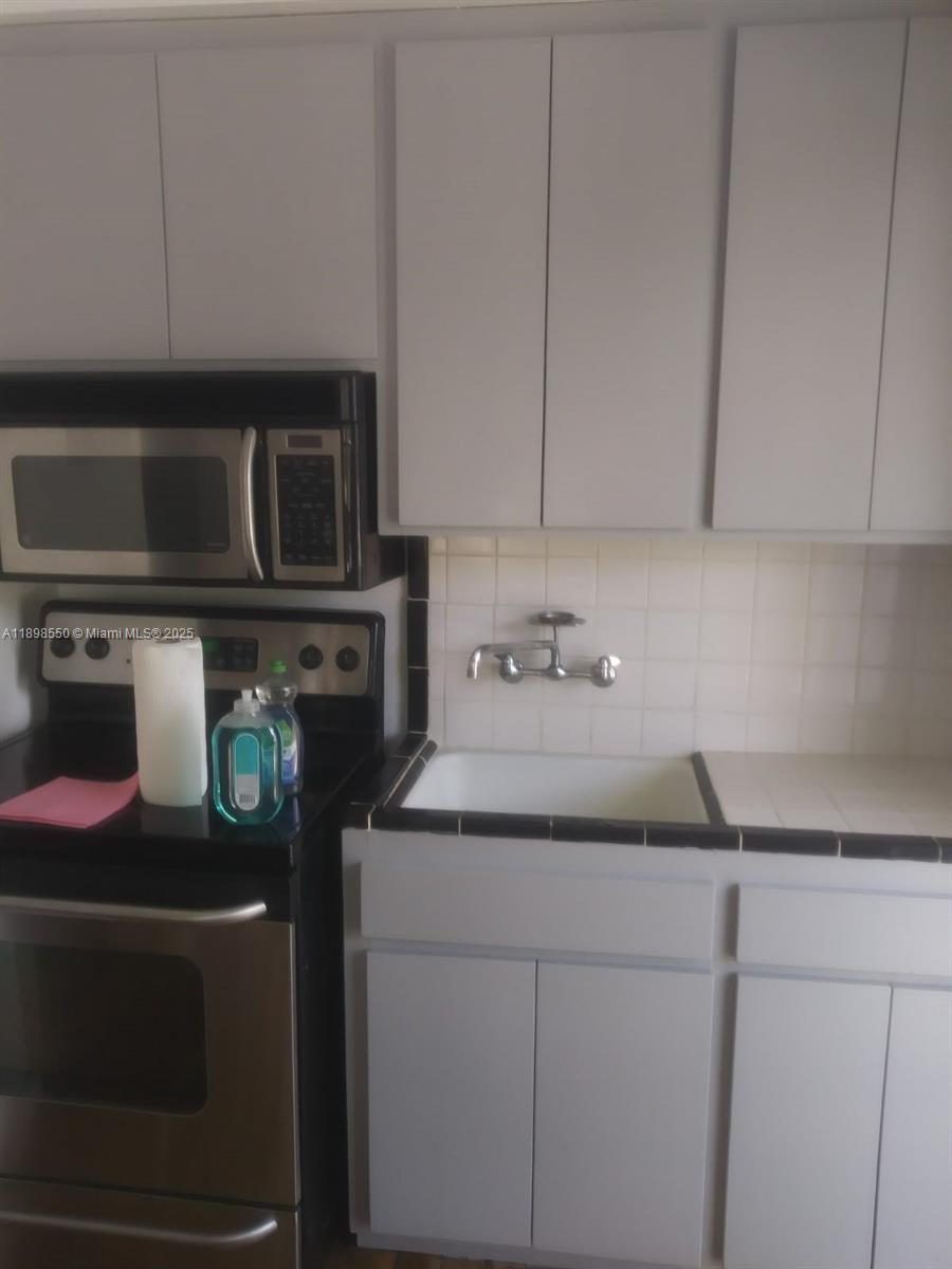 Ver detalles / 4572 sq. ft. $ 2025-10-18 0 foto