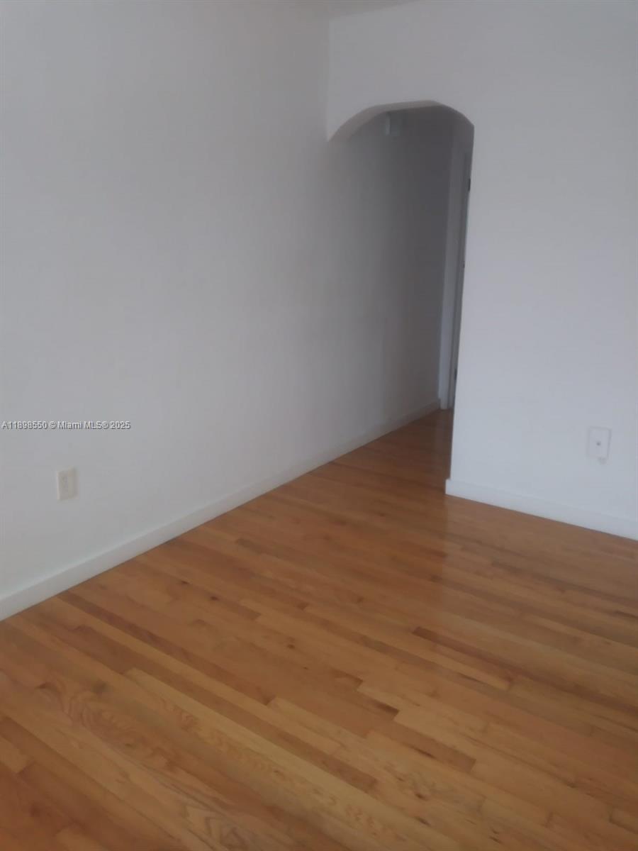 Ver detalles / 4572 sq. ft. $ 2025-10-18 0 foto