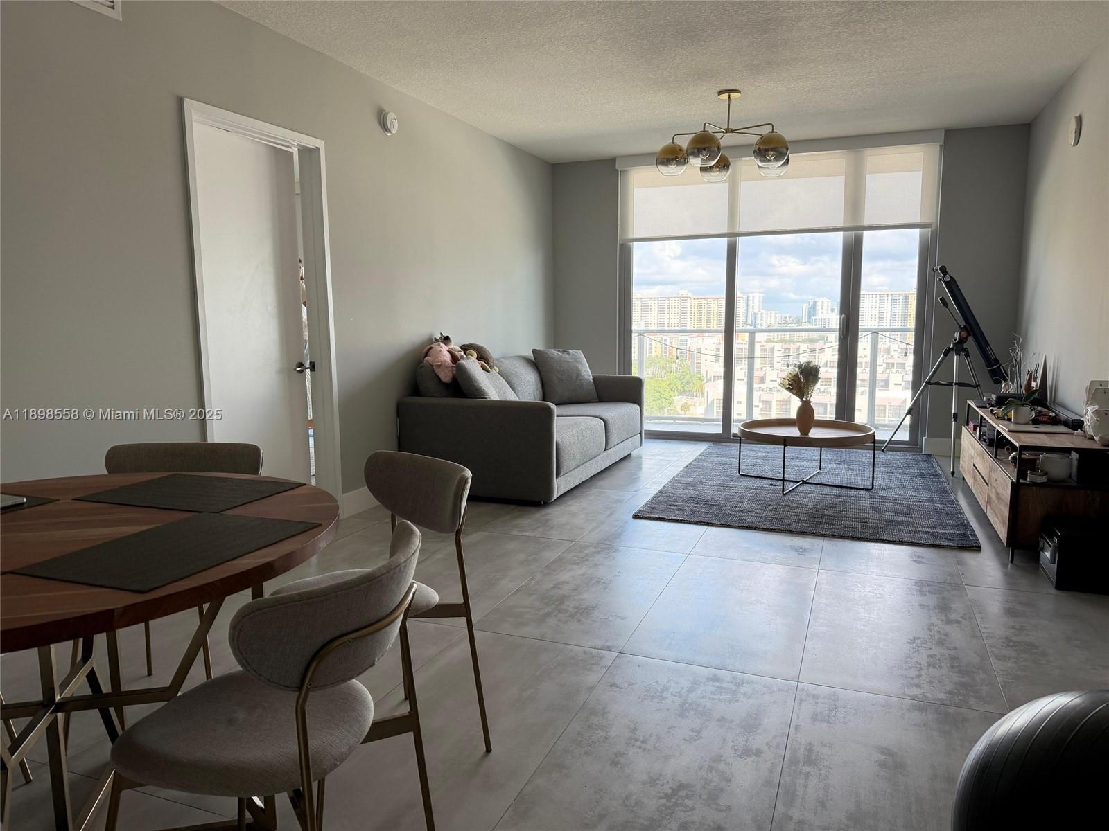 4-1405 3 / 3 1541 sq. ft. $ 2025-10-18 0 Photo