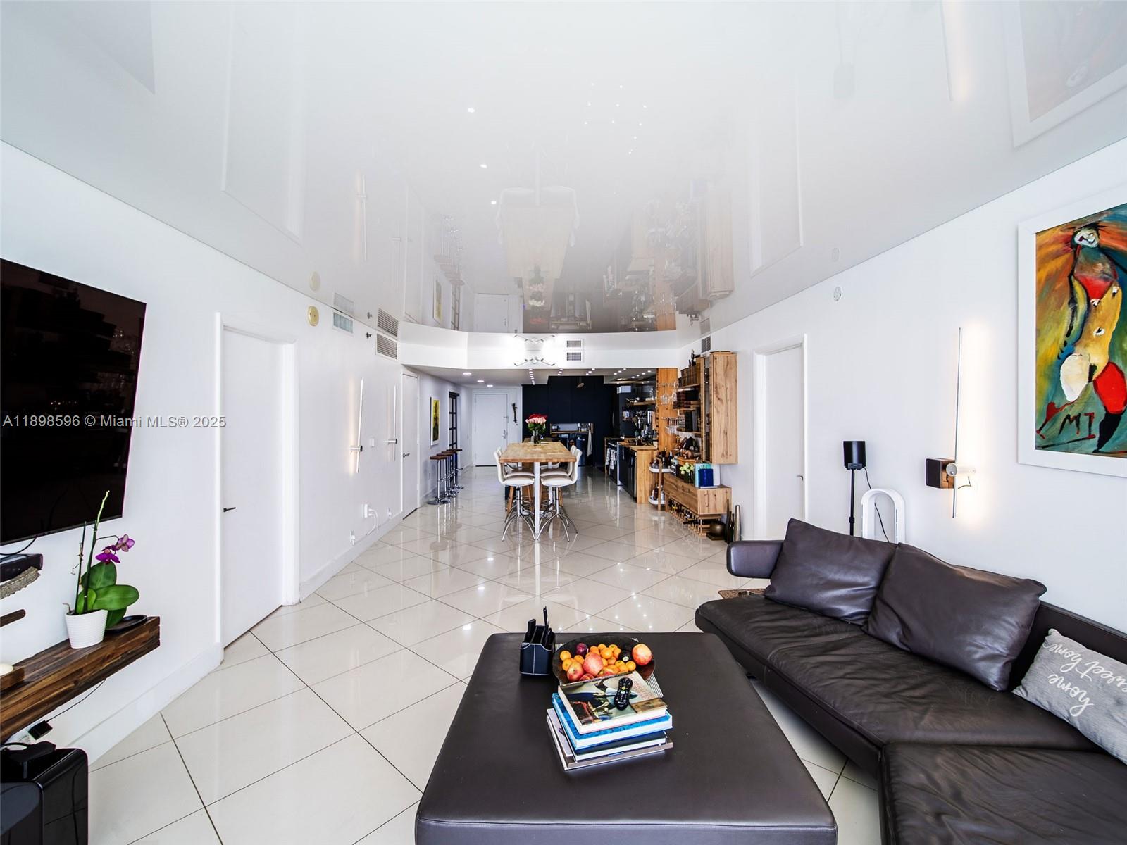 Ver detalles 3102 3 / 3 1841 sq. ft. $ 2025-10-18 0 foto