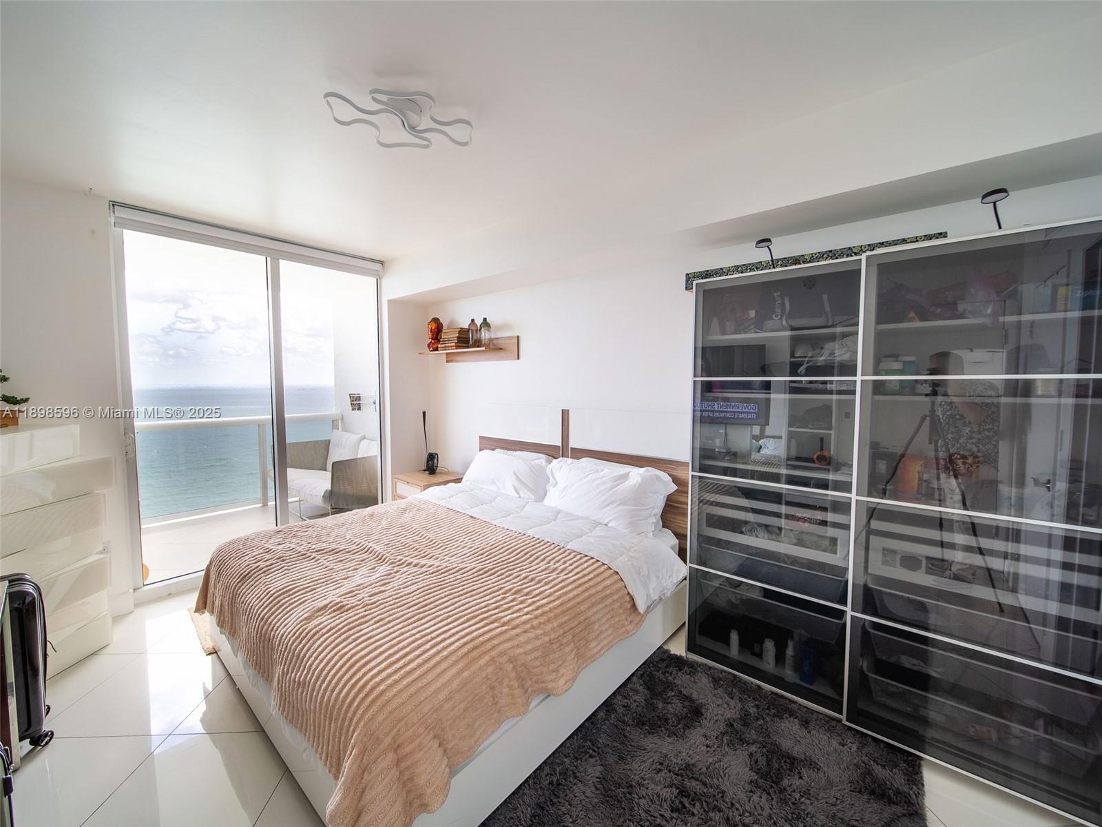 Ver detalles 3102 3 / 3 1841 sq. ft. $ 2025-10-18 0 foto