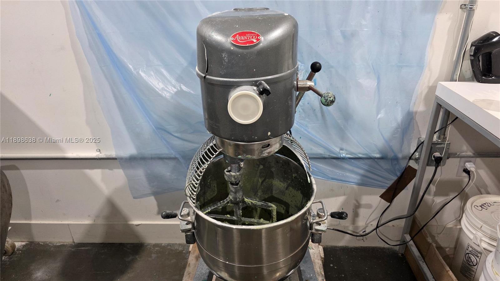 See details   /   sq. ft. $ 2025-10-18 0 Photo