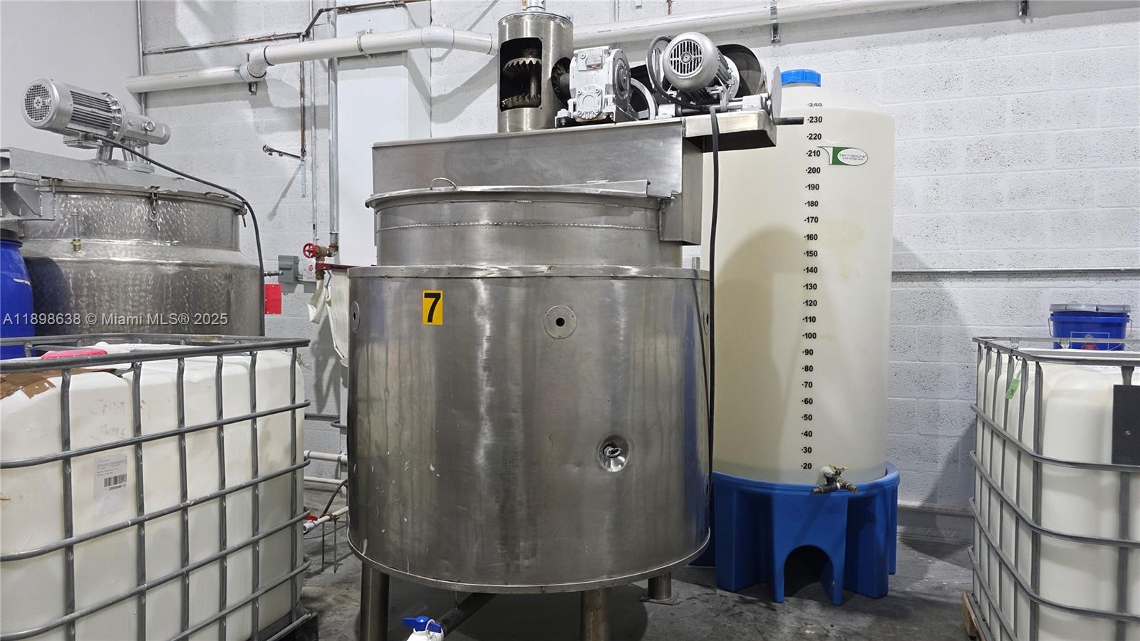 See details   /   sq. ft. $ 2025-10-18 0 Photo