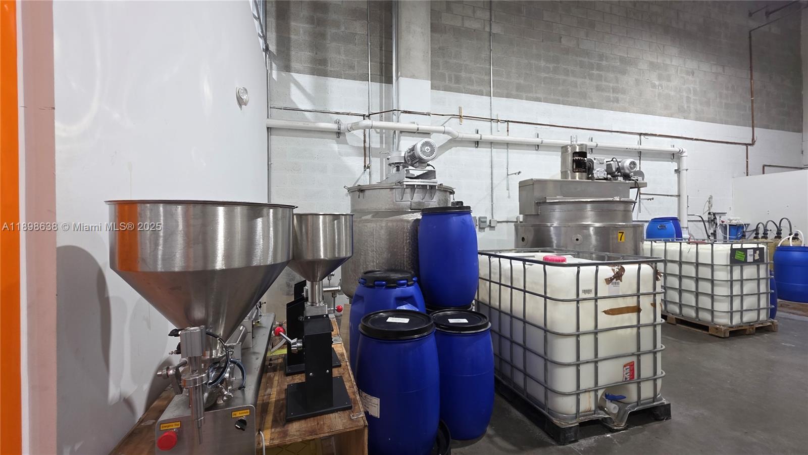 See details   /   sq. ft. $ 2025-10-18 0 Photo