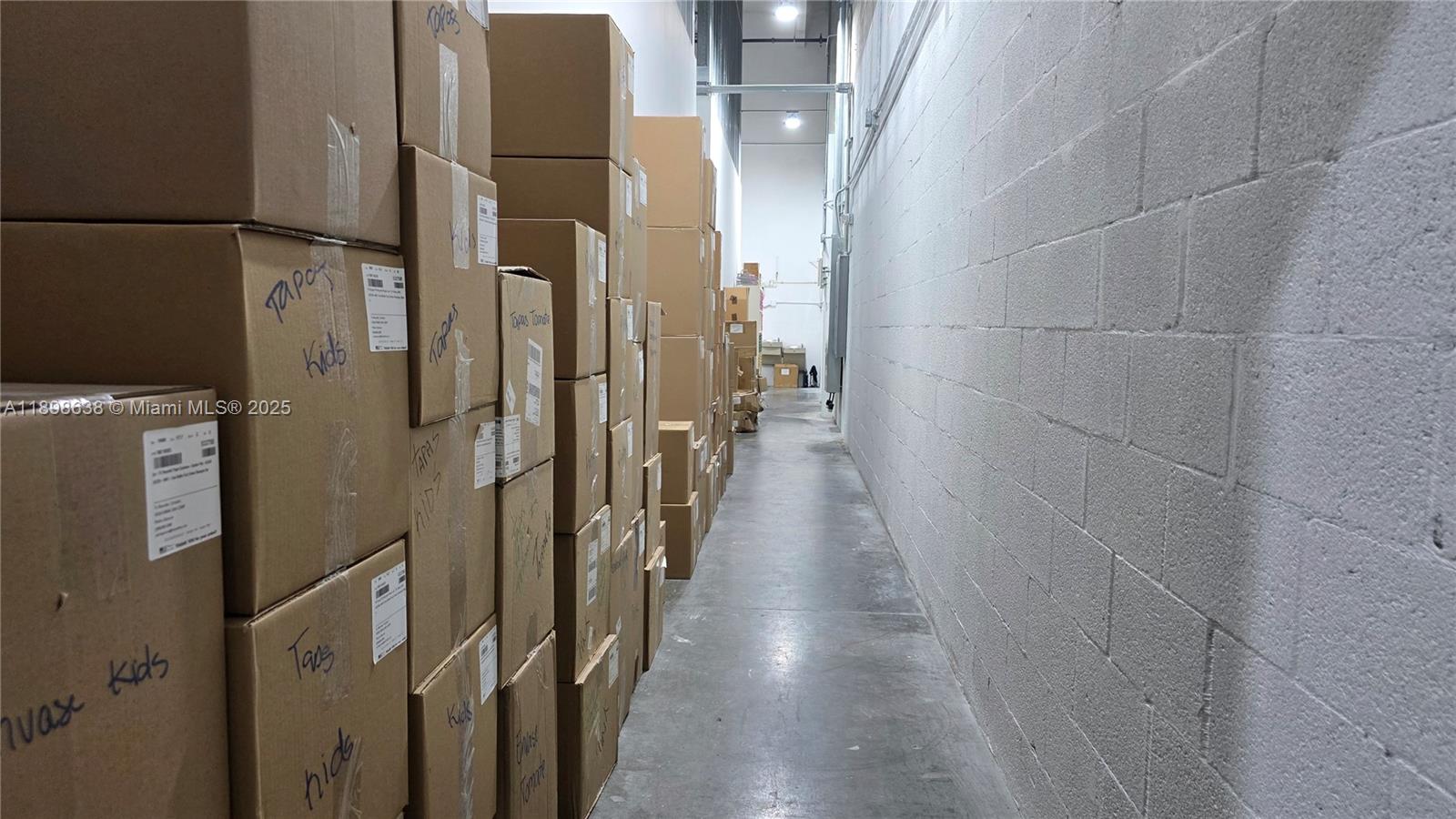 See details   /   sq. ft. $ 2025-10-18 0 Photo