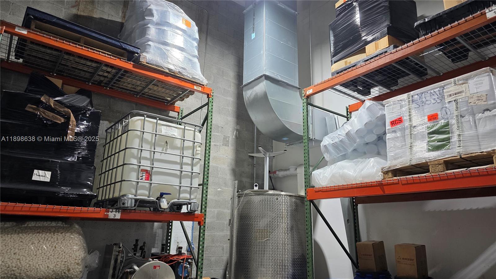 See details   /   sq. ft. $ 2025-10-18 0 Photo