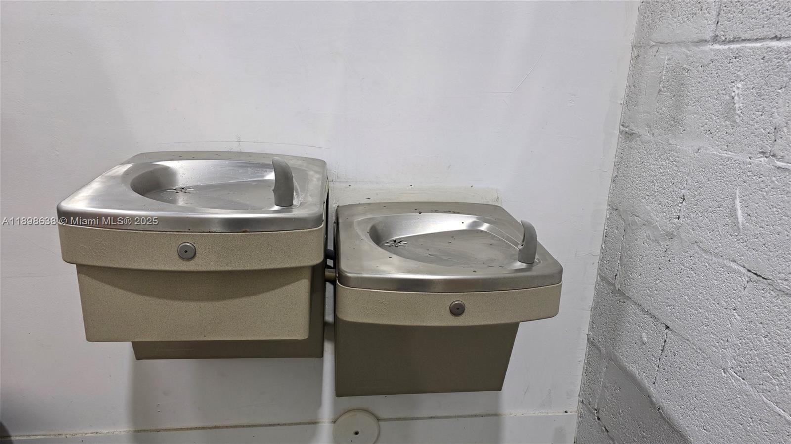 See details   /   sq. ft. $ 2025-10-18 0 Photo