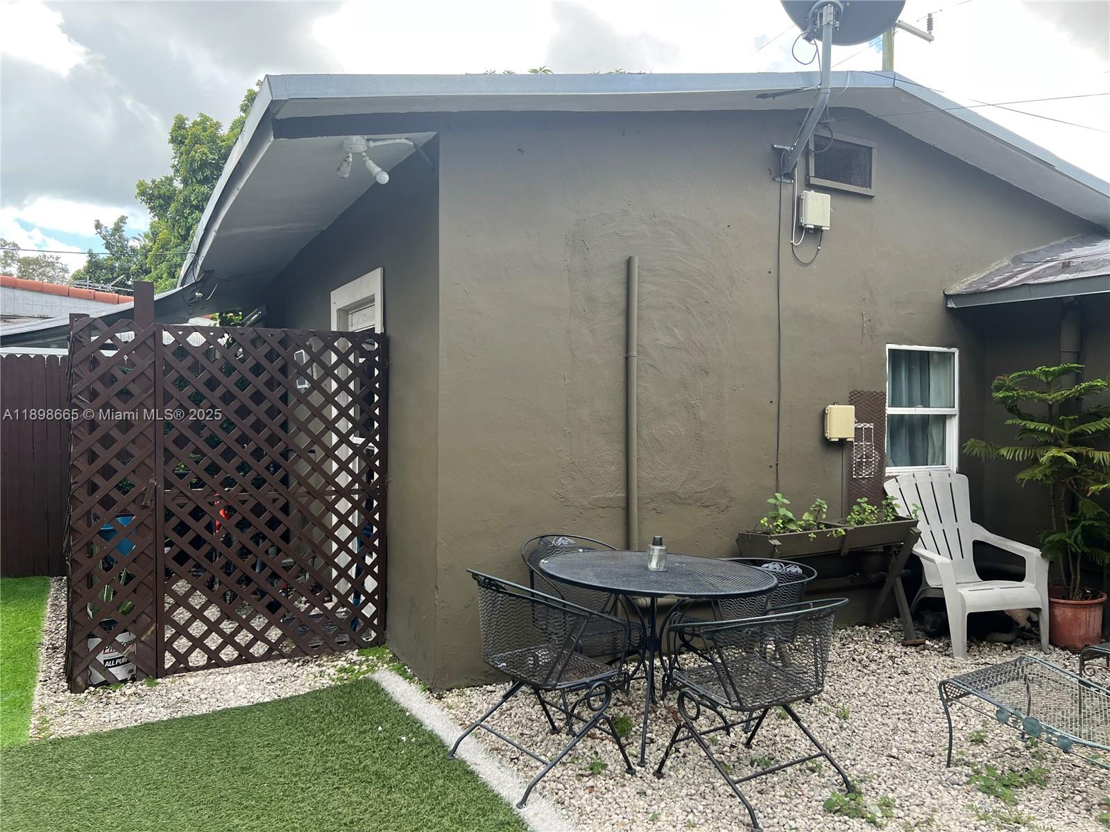 Ver detalles 7  /   sq. ft. $ 2025-10-19 0 foto