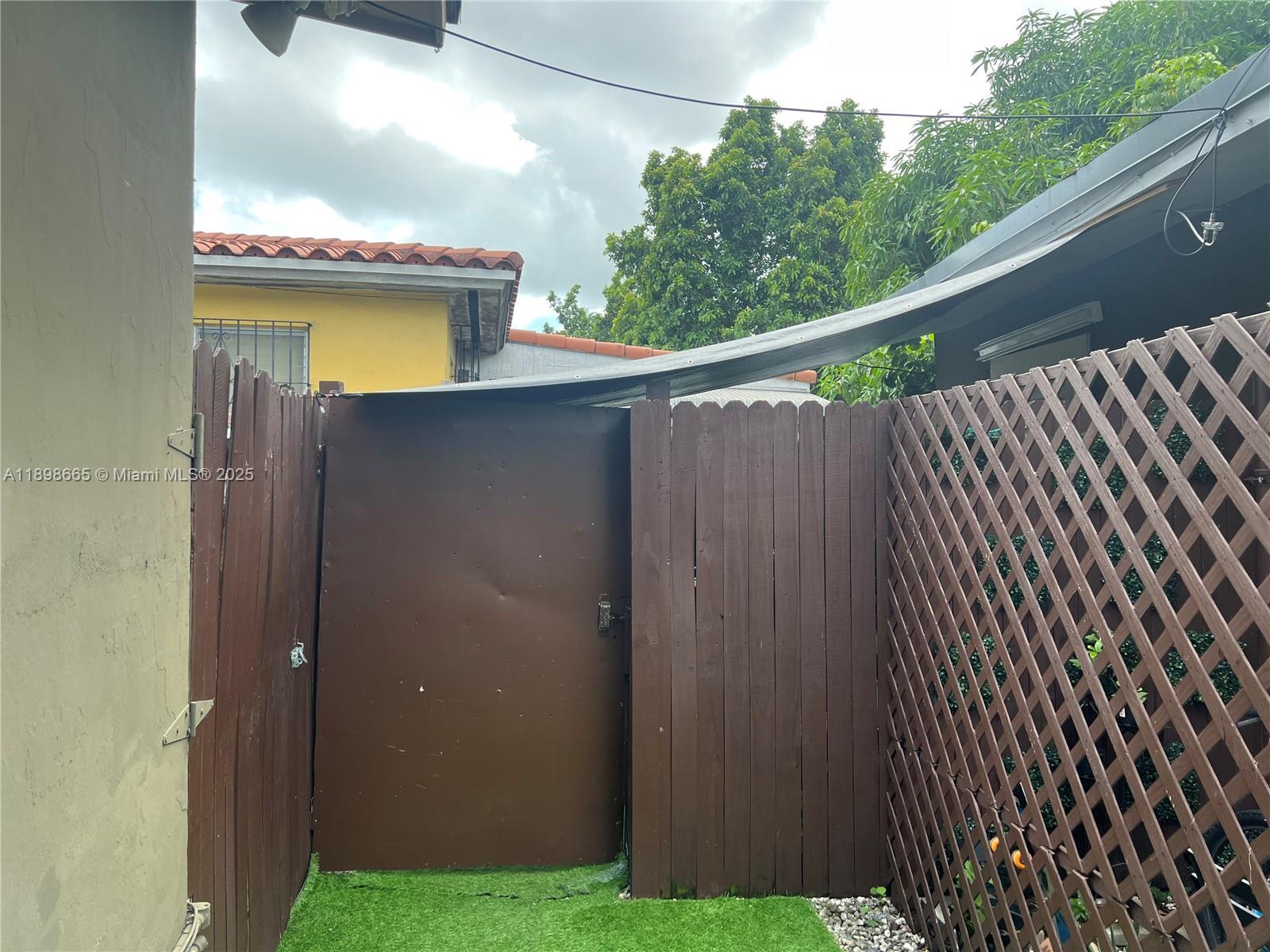 Ver detalles 7  /   sq. ft. $ 2025-10-19 0 foto