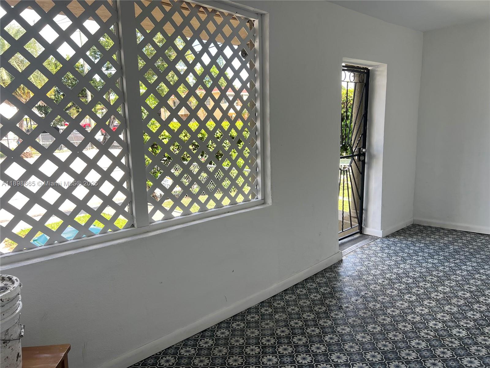 Ver detalles 7  /   sq. ft. $ 2025-10-19 0 foto