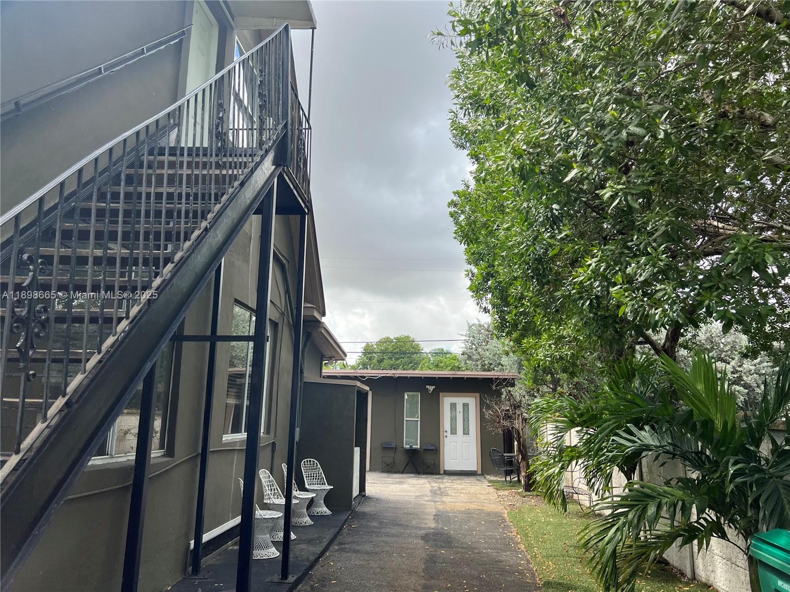 Ver detalles 7  /   sq. ft. $ 2025-10-19 0 foto