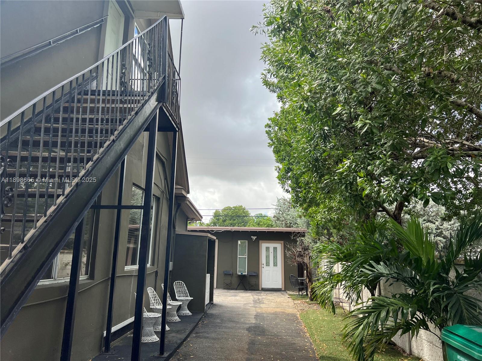 Ver detalles 7  /   sq. ft. $ 2025-10-19 0 foto