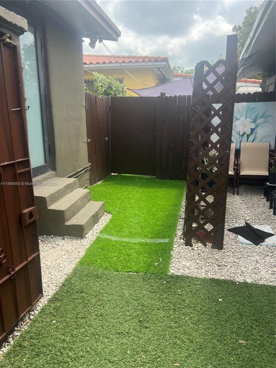 Ver detalles 7  /   sq. ft. $ 2025-10-19 0 foto