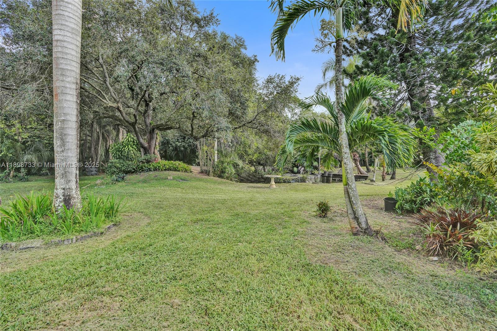 See details / sq. ft. $ 2025-10-19 0 Photo