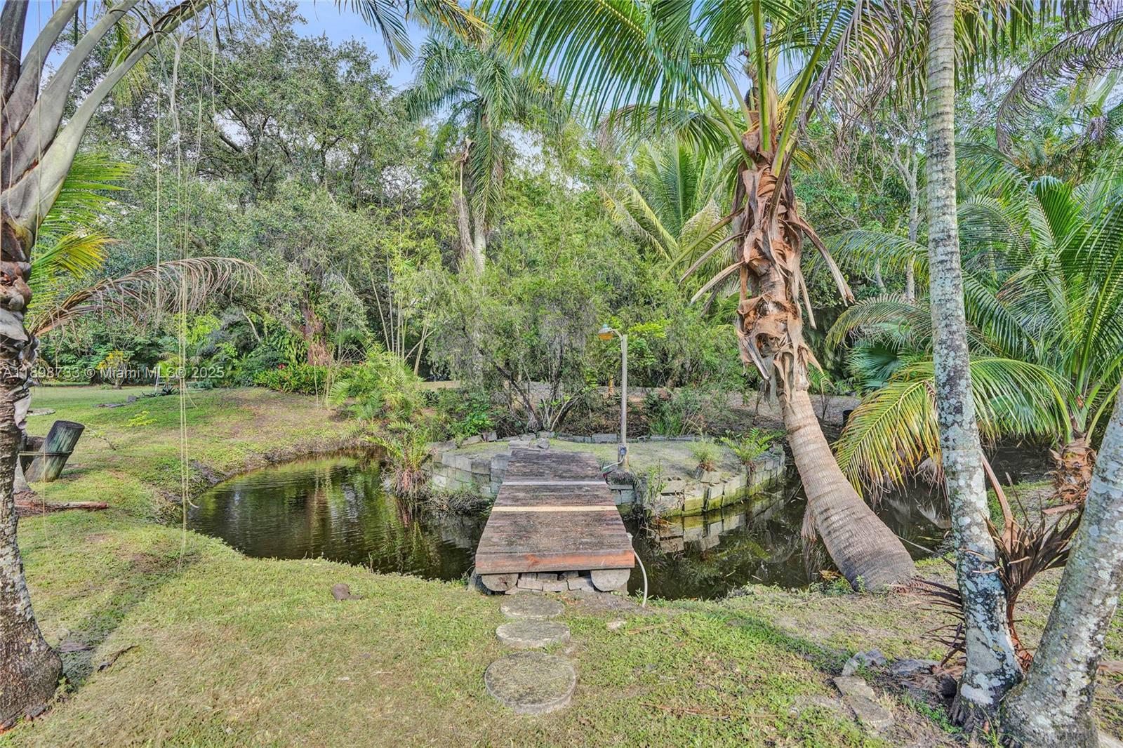 See details / sq. ft. $ 2025-10-19 0 Photo
