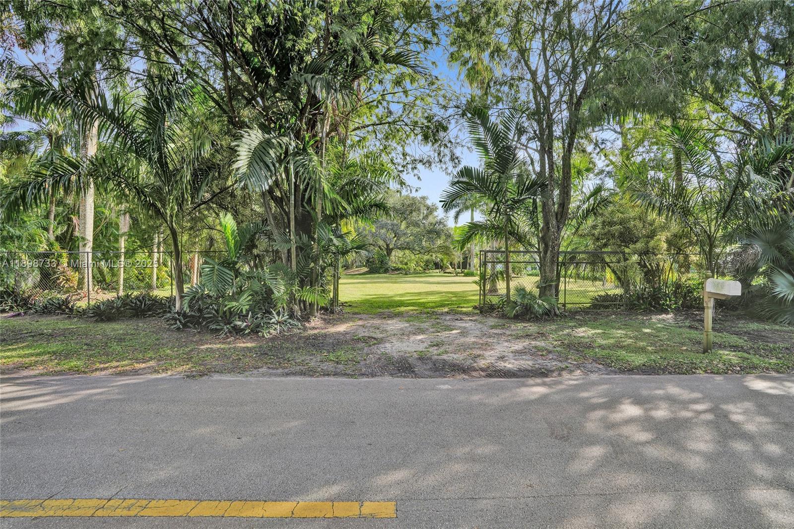 See details / sq. ft. $ 2025-10-19 0 Photo