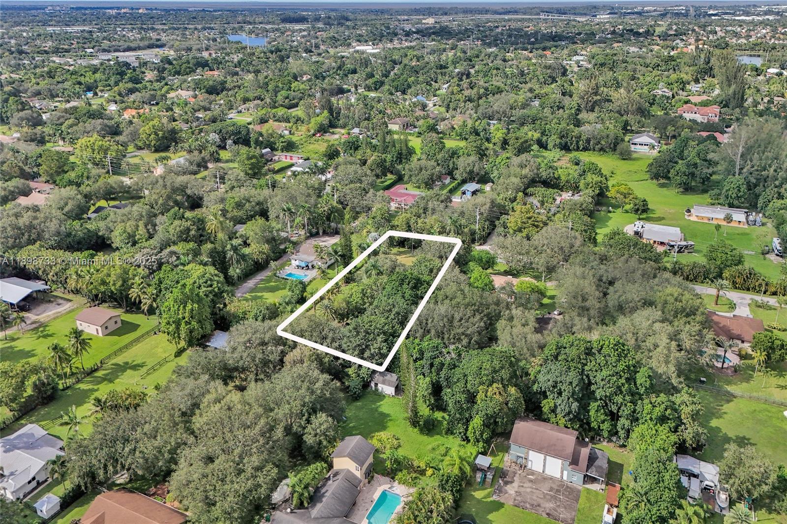 See details / sq. ft. $ 2025-10-19 0 Photo