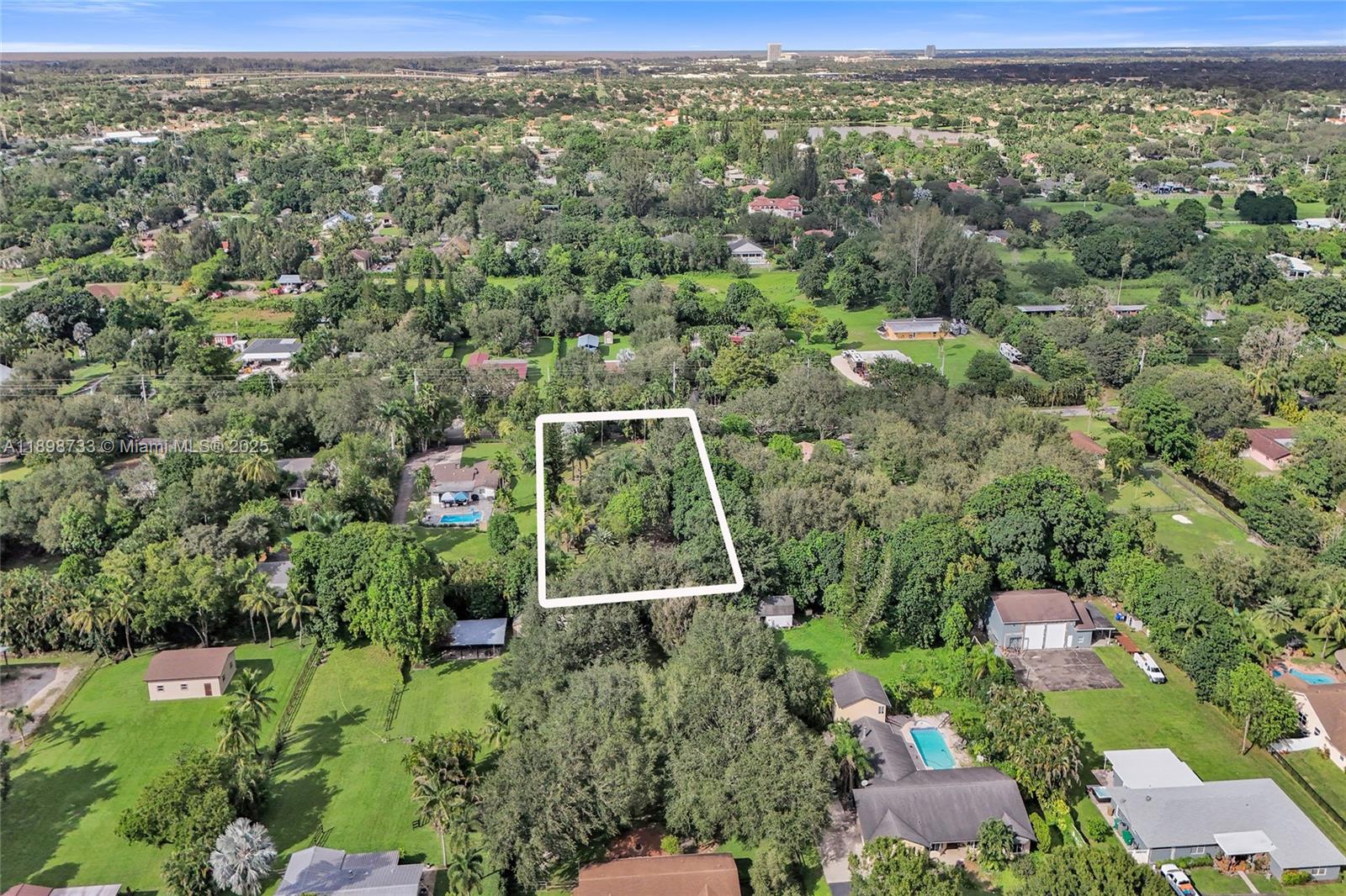 See details / sq. ft. $ 2025-10-19 0 Photo