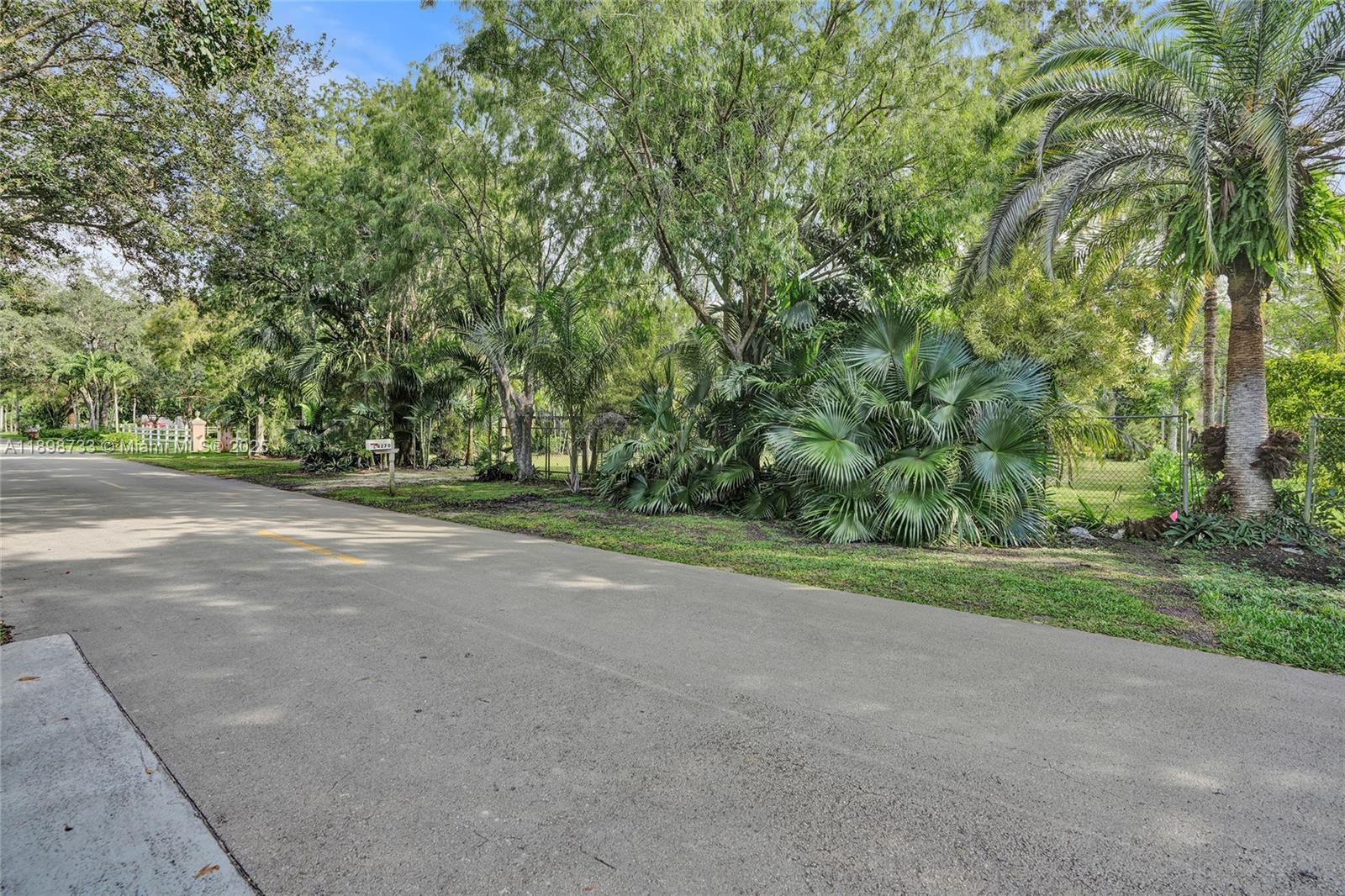 See details / sq. ft. $ 2025-10-19 0 Photo