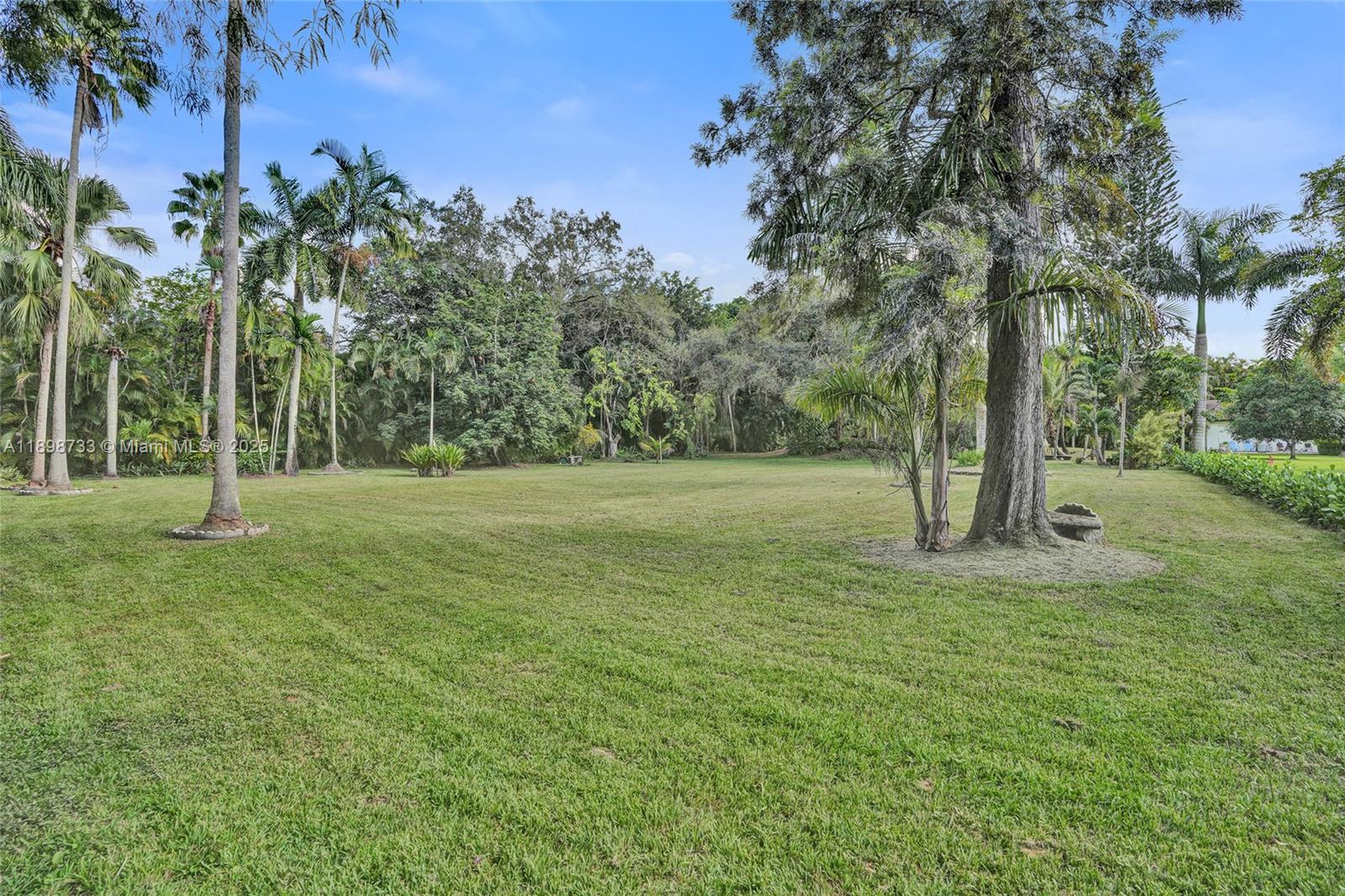 See details / sq. ft. $ 2025-10-19 0 Photo