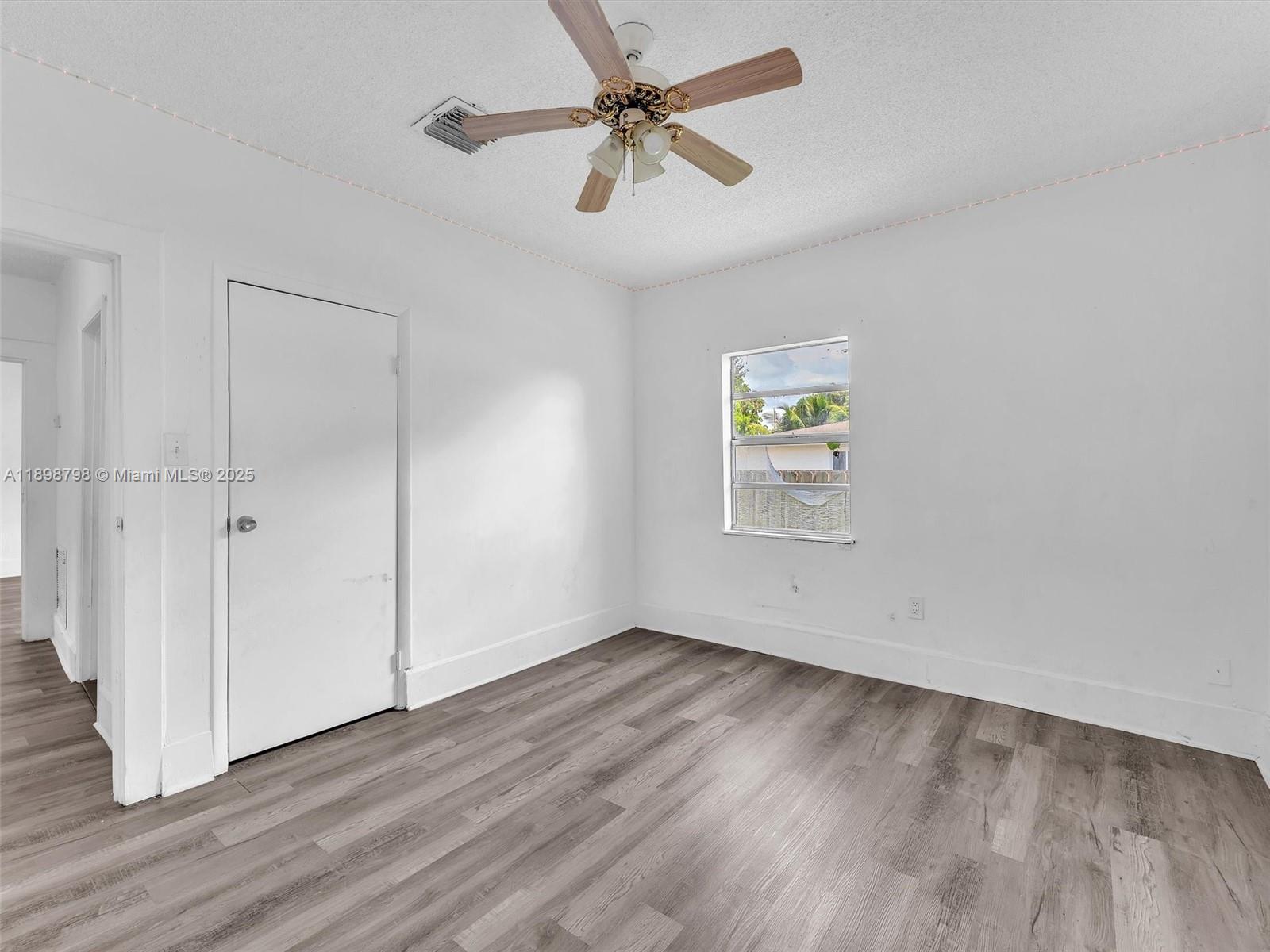 See details / 1468 sq. ft. $ 2025-10-19 0 Photo