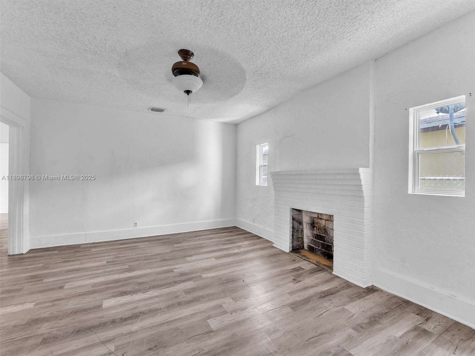 See details / 1468 sq. ft. $ 2025-10-19 0 Photo