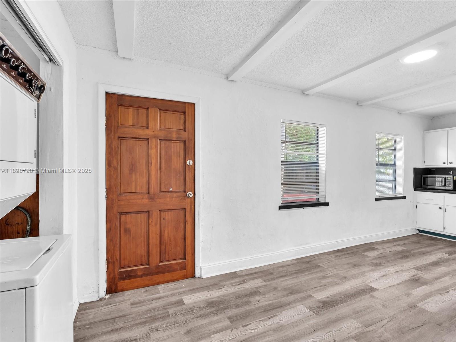 See details / 1468 sq. ft. $ 2025-10-19 0 Photo