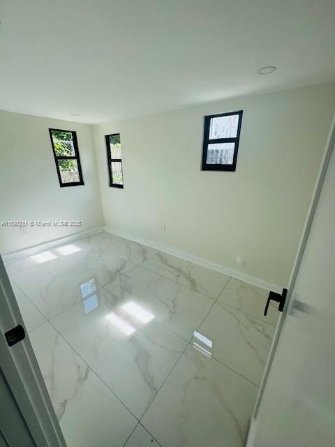 Ver detalles / 2970 sq. ft. $ 2025-10-19 0 foto