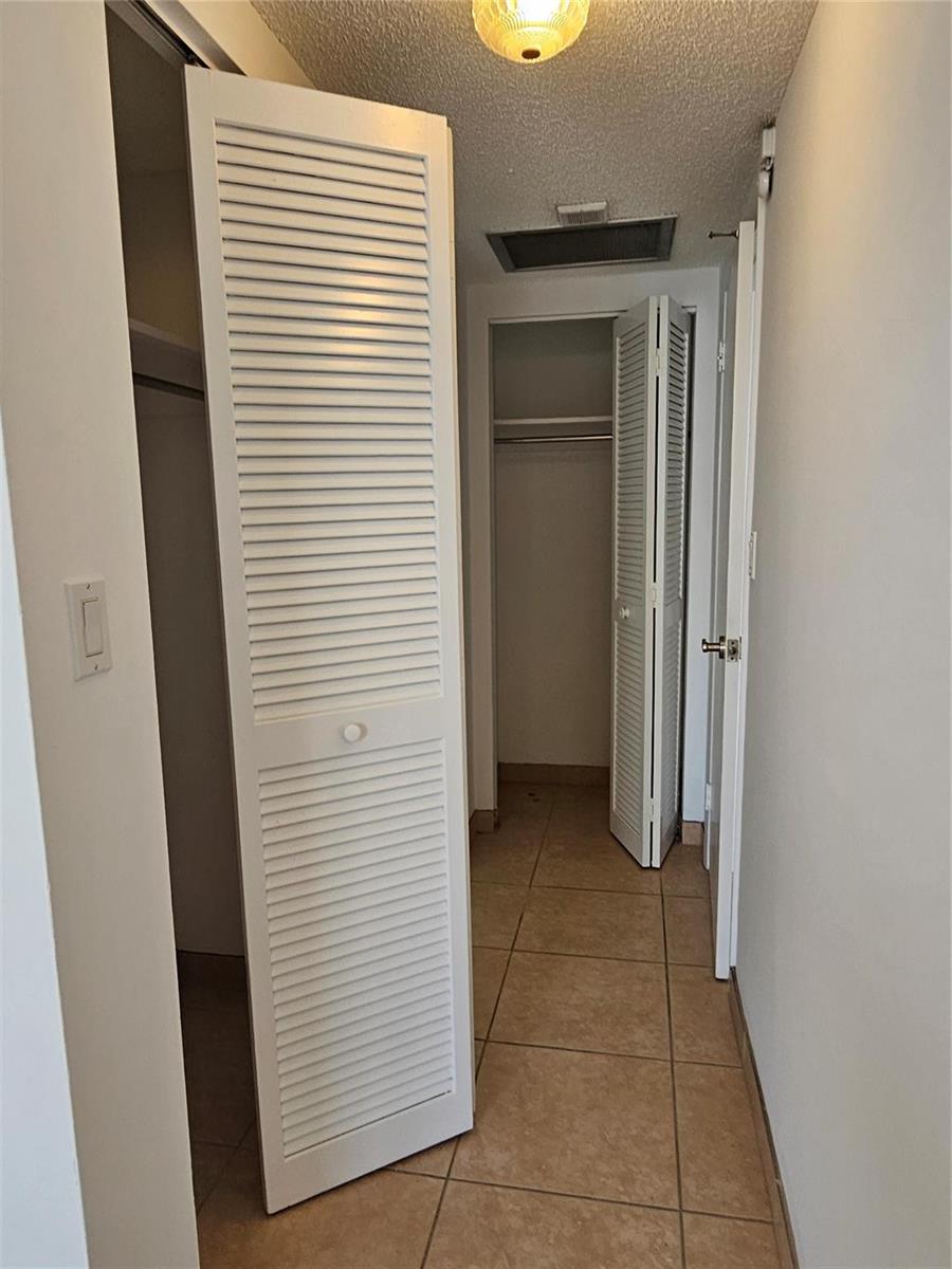 See details 20d 1 / 870 sq. ft. $ 2026-06-15 0 Photo