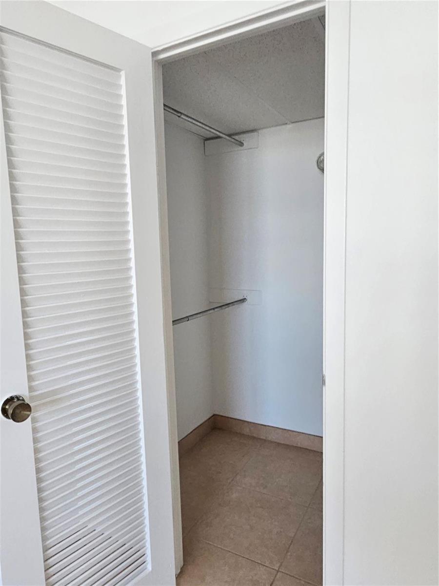 See details 20d 1 / 870 sq. ft. $ 2026-06-15 0 Photo