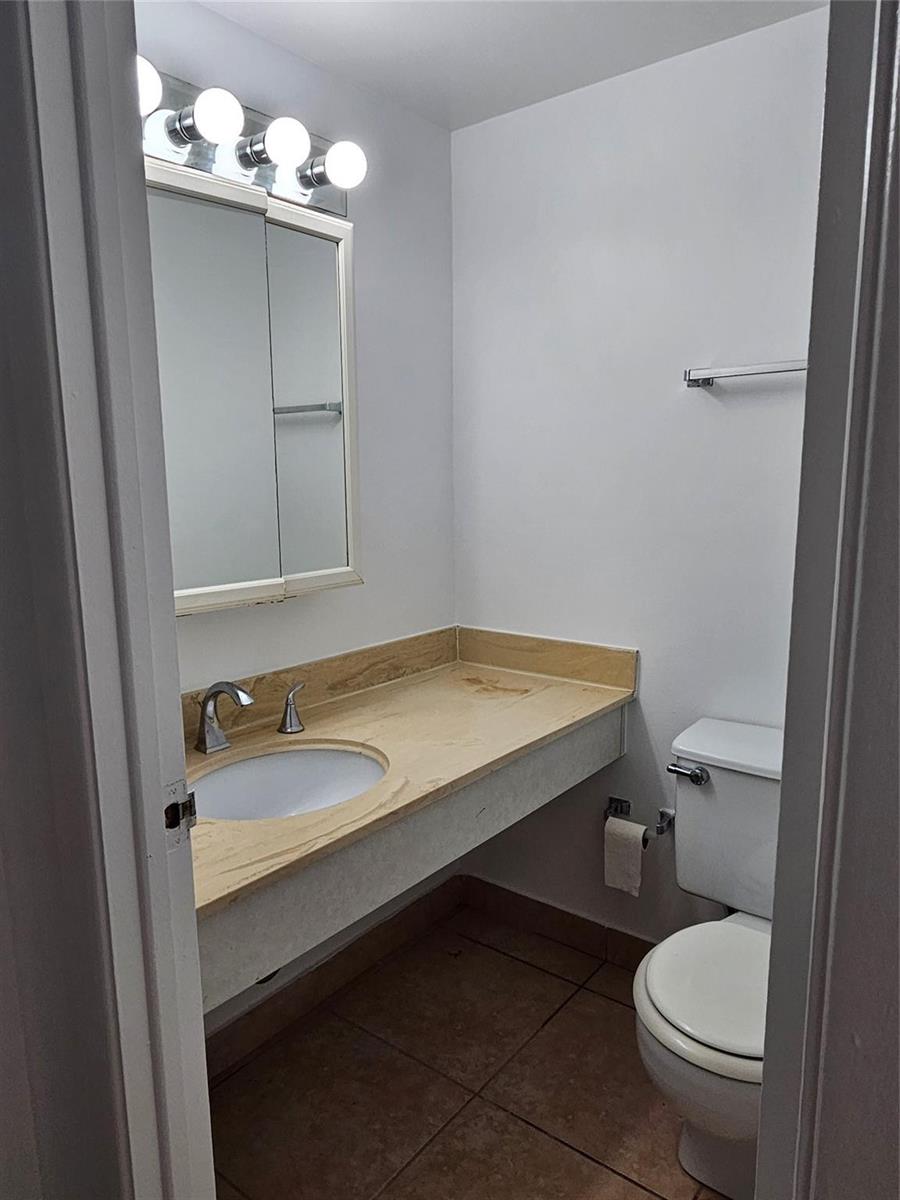 See details 20d 1 / 870 sq. ft. $ 2026-06-15 0 Photo