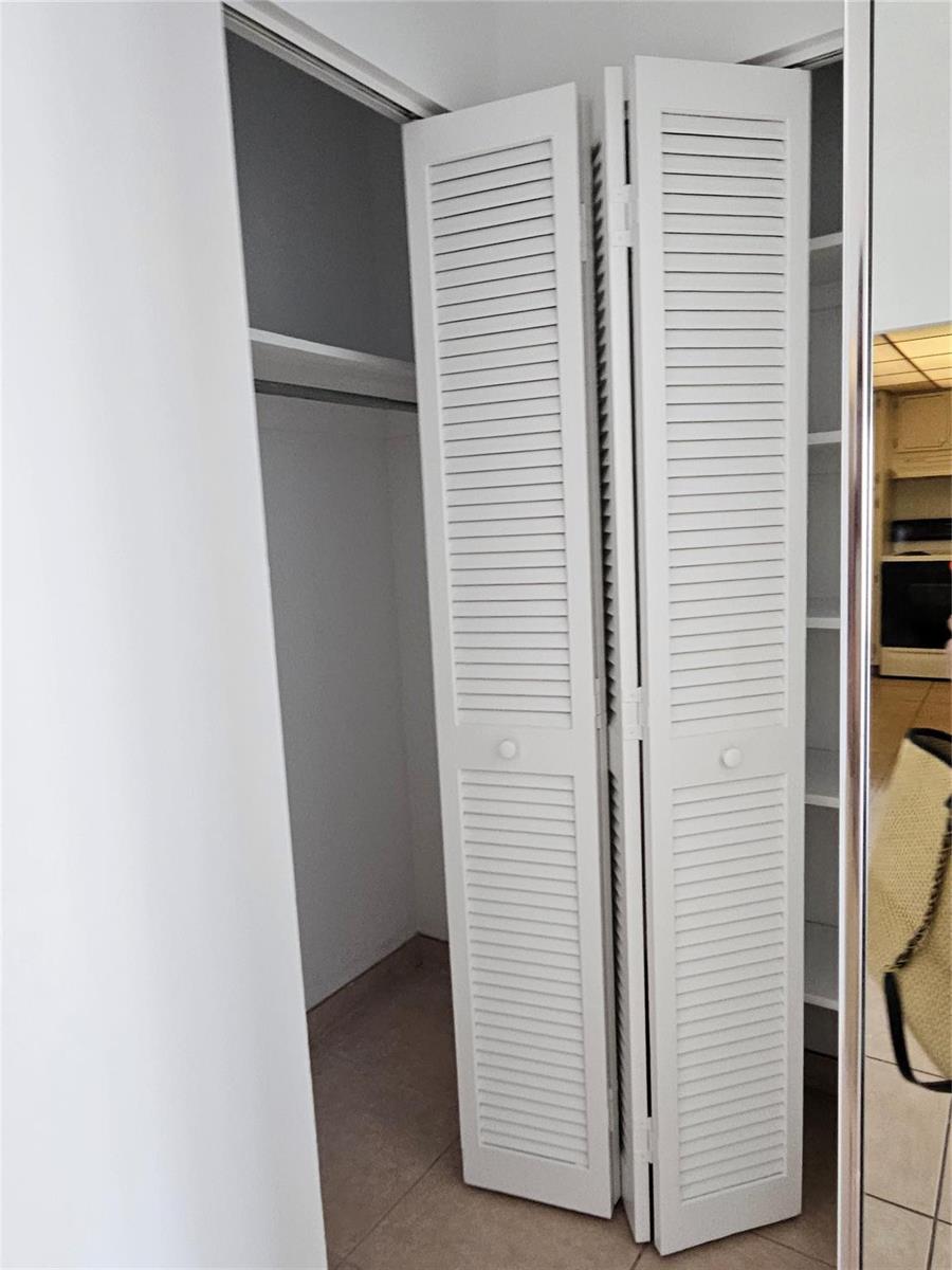 See details 20d 1 / 870 sq. ft. $ 2026-06-15 0 Photo