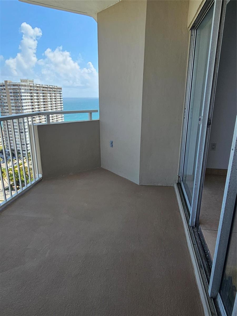 See details 20d 1 / 870 sq. ft. $ 2026-06-15 0 Photo