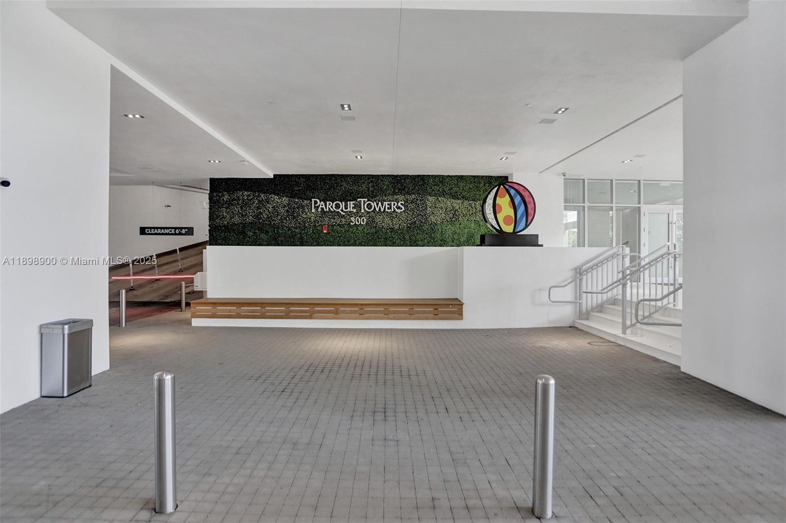 See details 4-903 2 / 3 1524 sq. ft. $ 2025-10-20 0 Photo