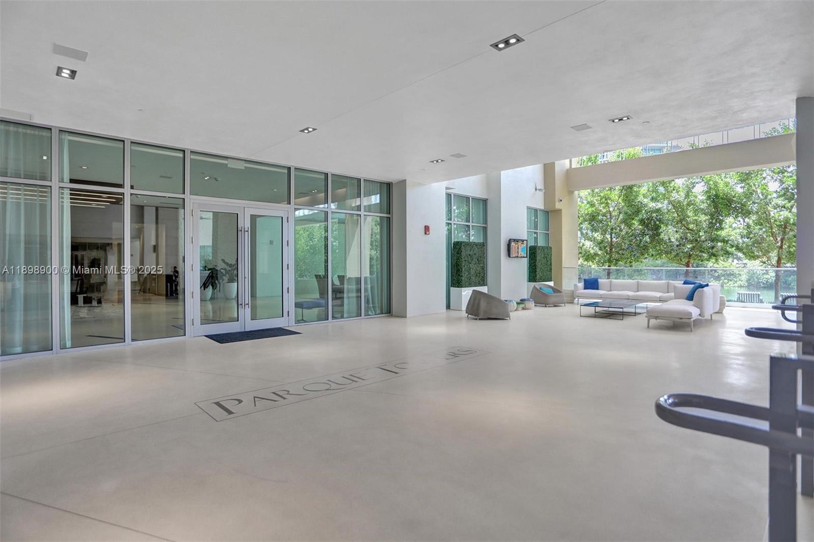 See details 4-903 2 / 3 1524 sq. ft. $ 2025-10-20 0 Photo