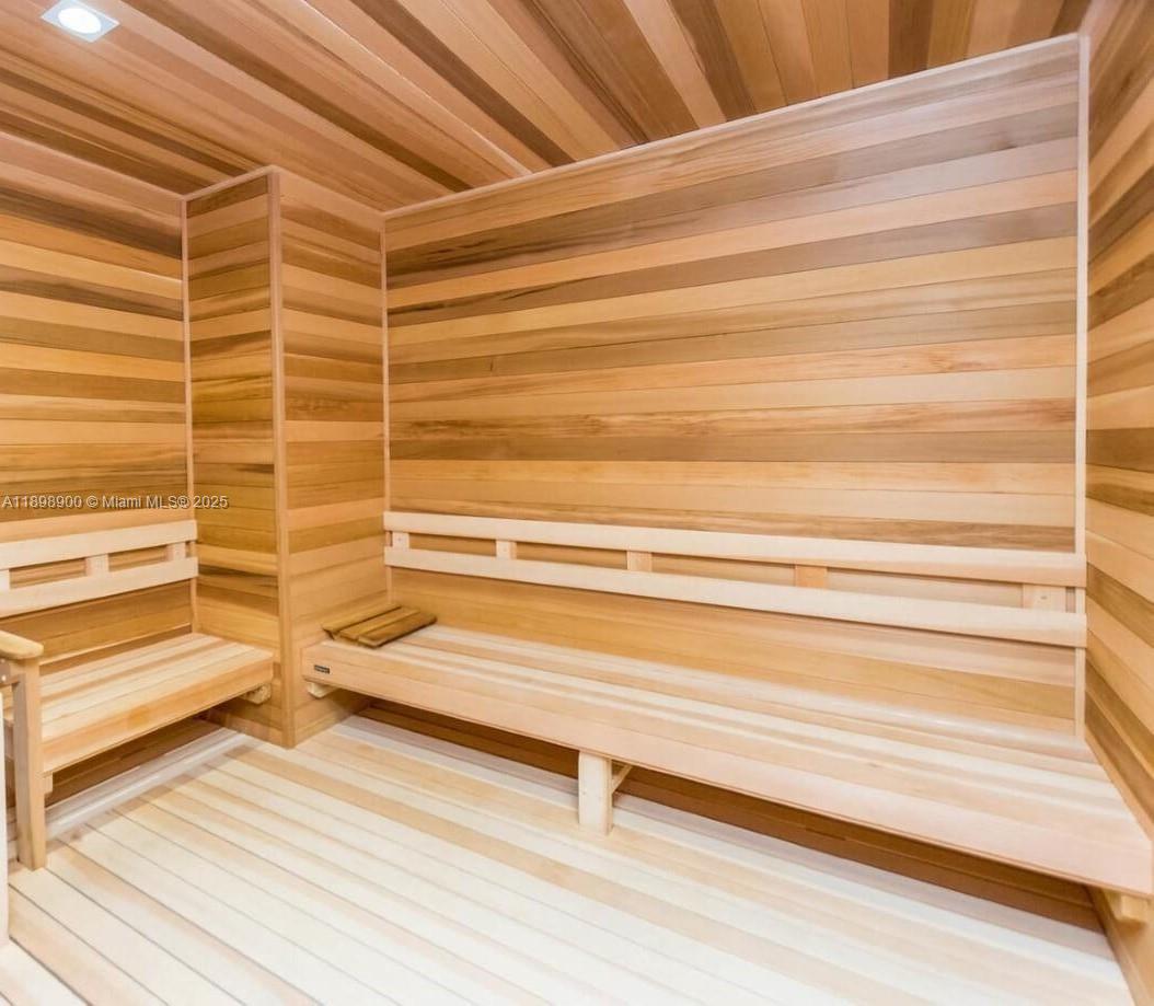 See details 4-903 2 / 3 1524 sq. ft. $ 2025-10-20 0 Photo