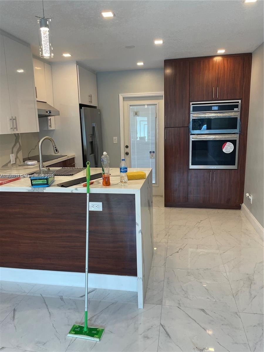   /  1920 sq. ft. $ 2025-10-20 0 Photo