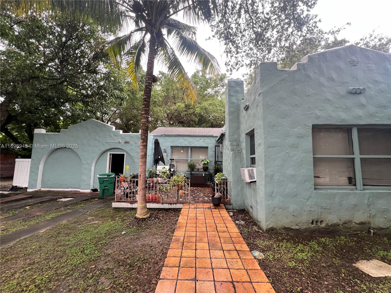 See details / sq. ft. $ 2025-10-20 0 Photo