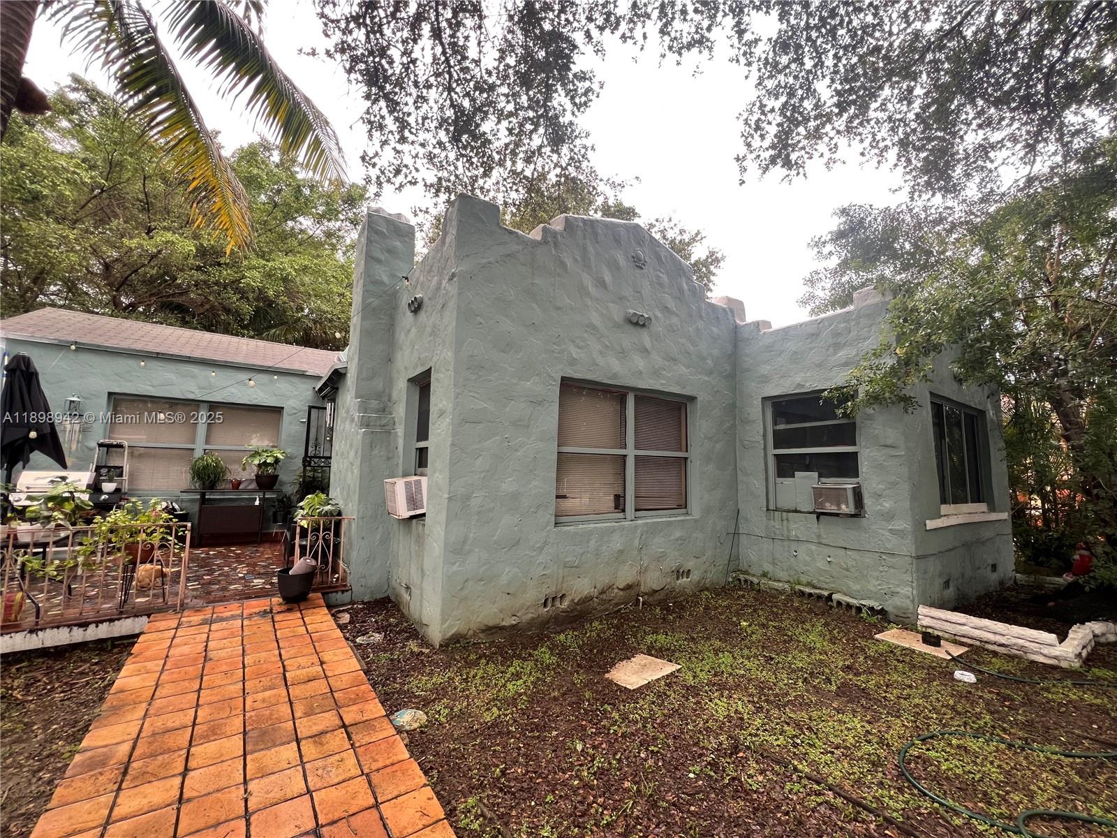 See details / sq. ft. $ 2025-10-20 0 Photo