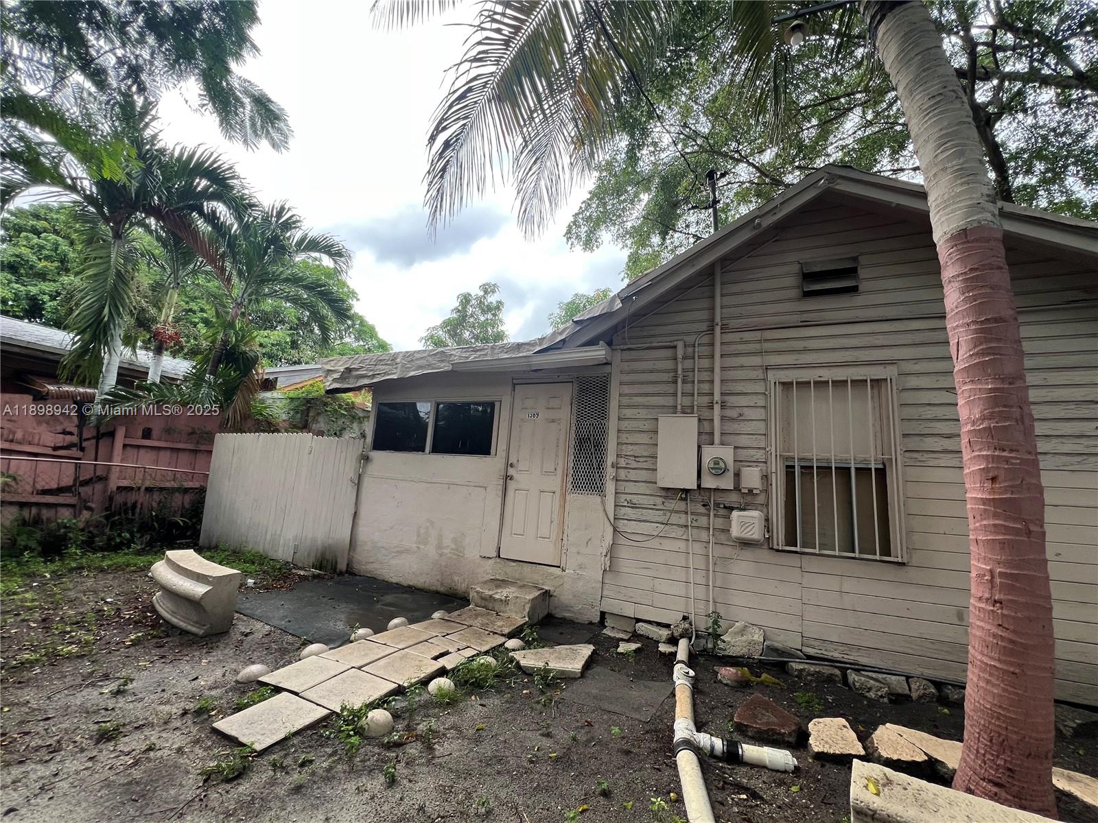 See details / sq. ft. $ 2025-10-20 0 Photo