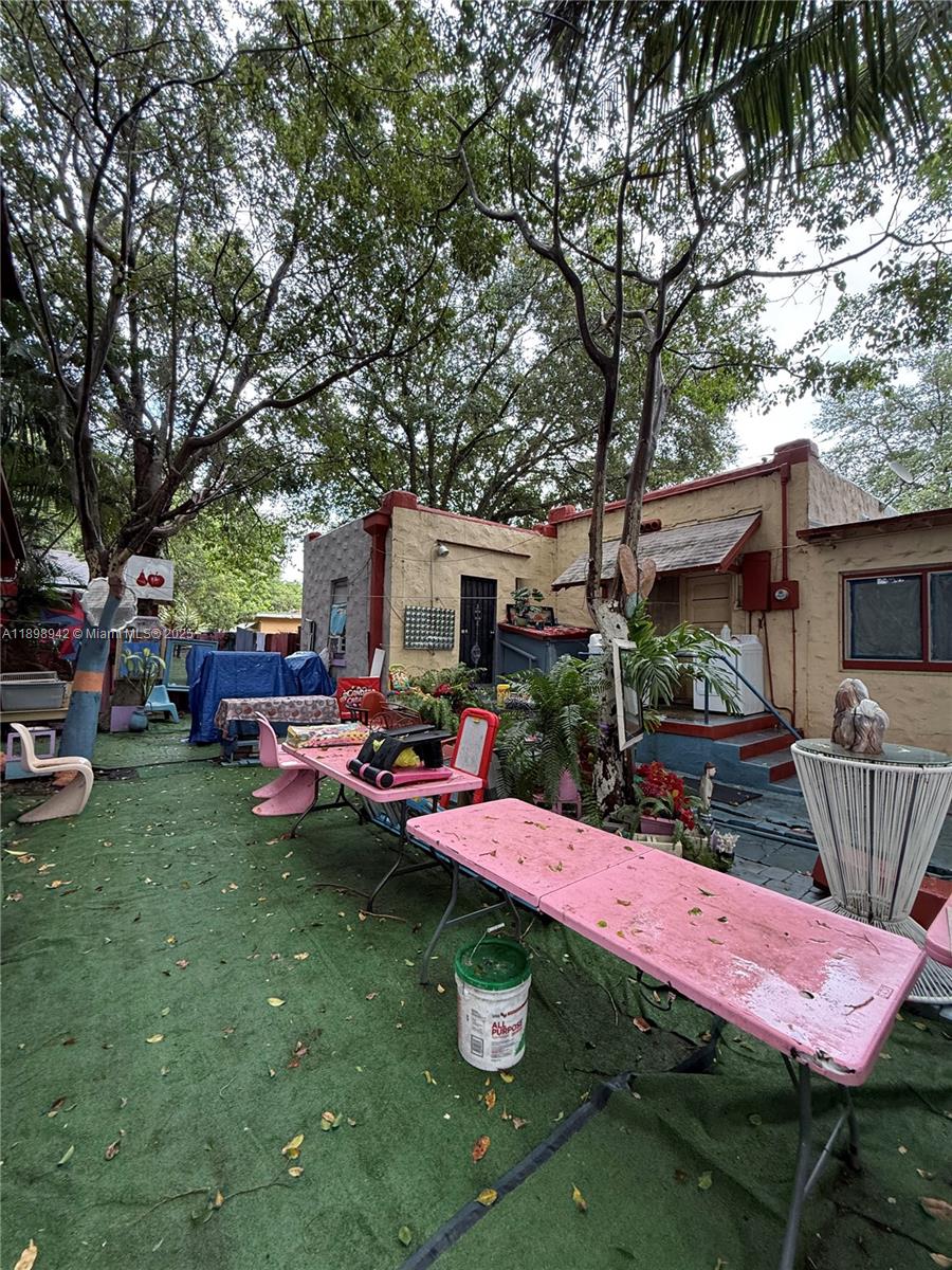 See details / sq. ft. $ 2025-10-20 0 Photo