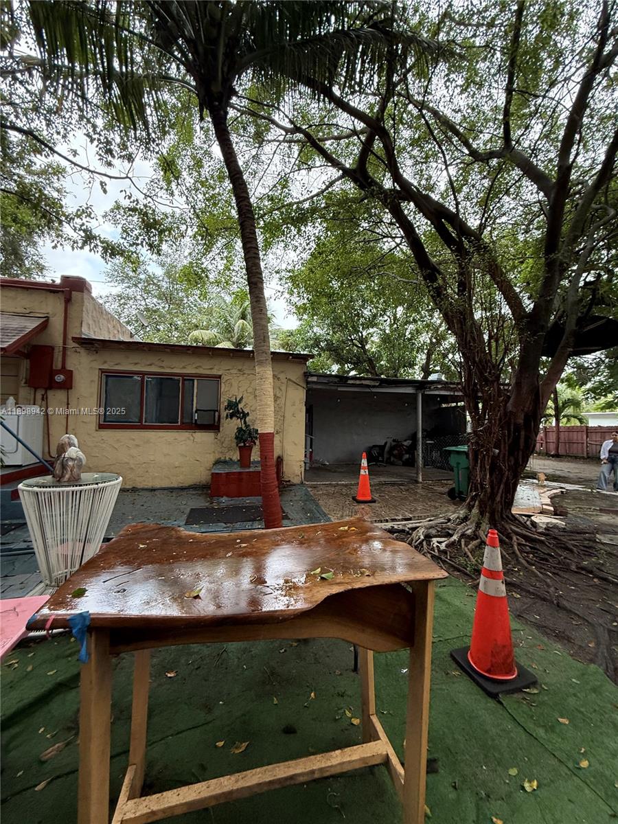 See details / sq. ft. $ 2025-10-20 0 Photo