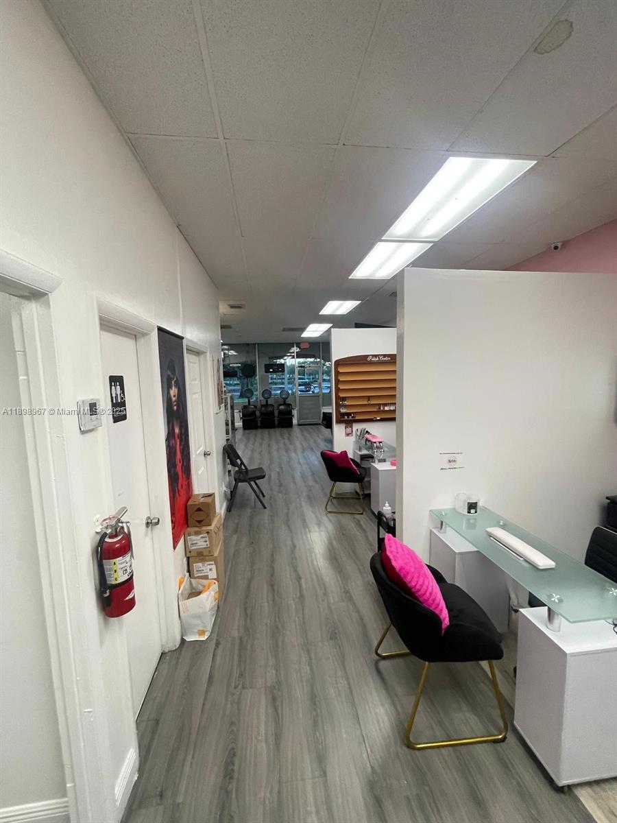 See details / sq. ft. $ 2025-10-20 0 Photo