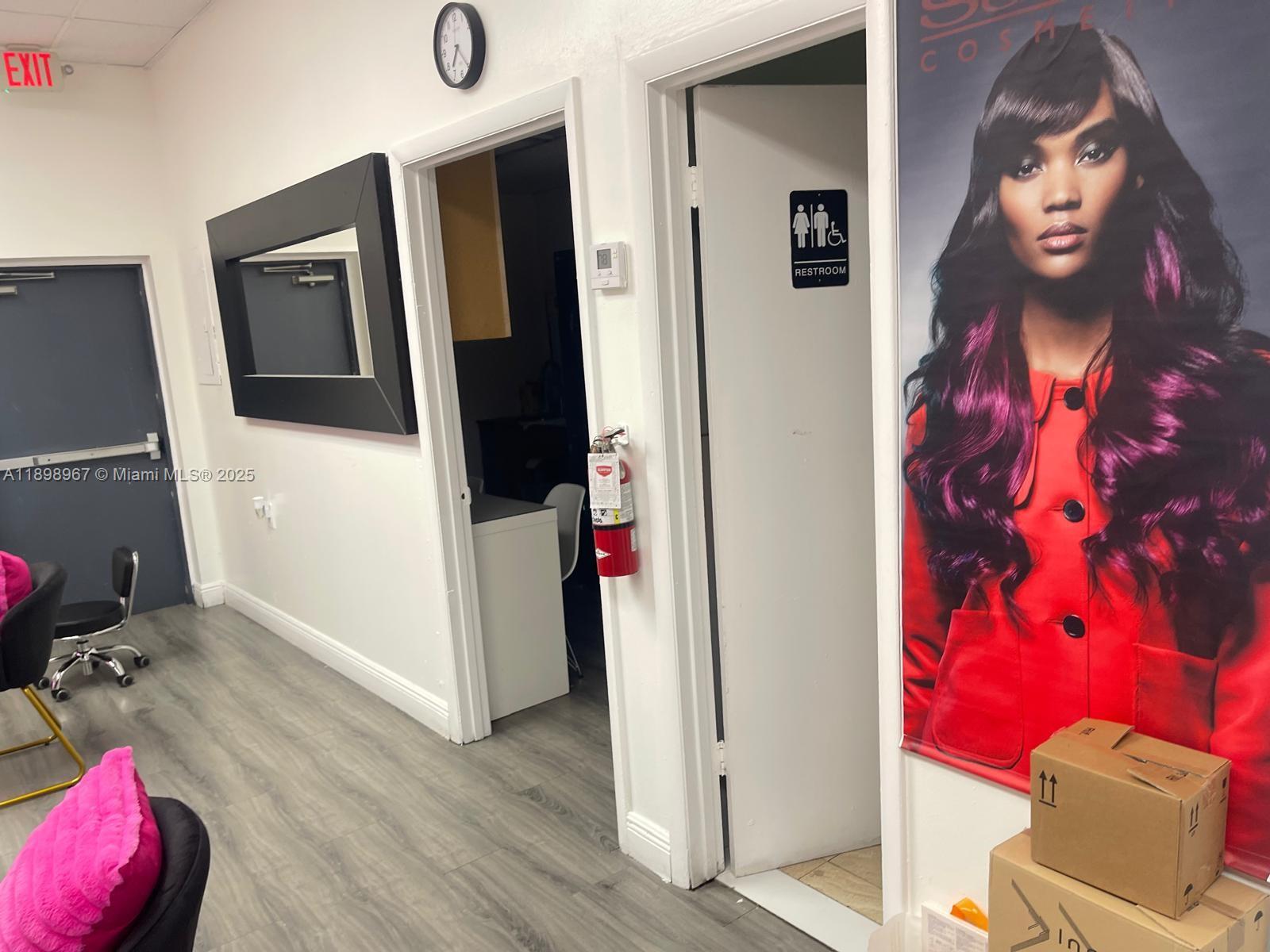 See details / sq. ft. $ 2025-10-20 0 Photo