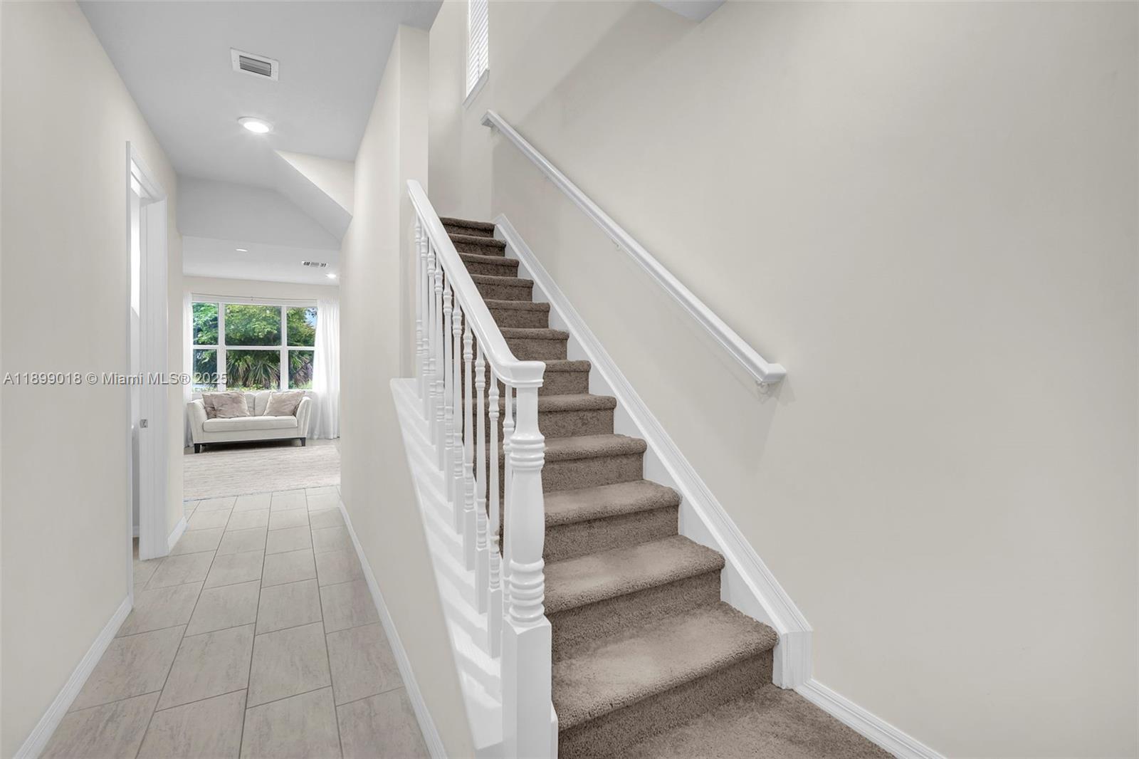 Ver detalles 1436 3 / 3 1906 sq. ft. $ 2025-10-20 0 foto